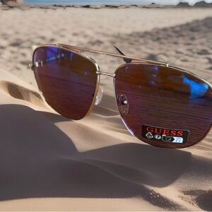 Guess silver w/ black tips Aviator Sunglasses
